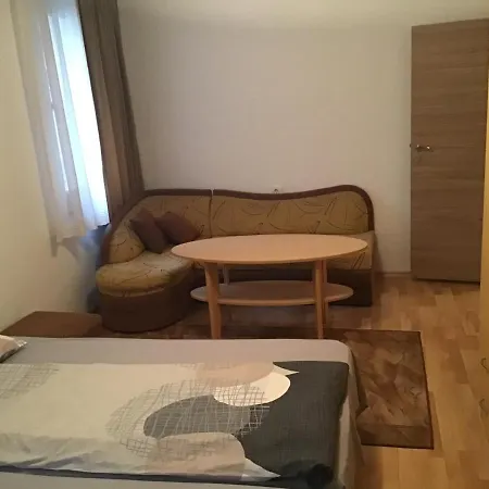 Aurora Guest house *