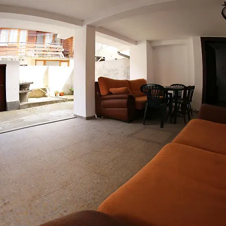 Guest house Aurora